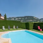 Pres Des Gorges Du Tarn Et Du Viaduc De Millau Compeyre