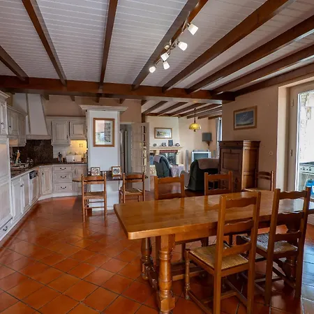 Pres Des Gorges Du Tarn Et Du Viaduc De Millau Apartmán