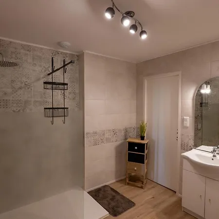 Pres Des Gorges Du Tarn Et Du Viaduc De Millau Apartmán *