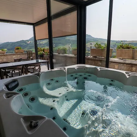 Pres Des Gorges Du Tarn Et Du Viaduc De Millau Compeyre